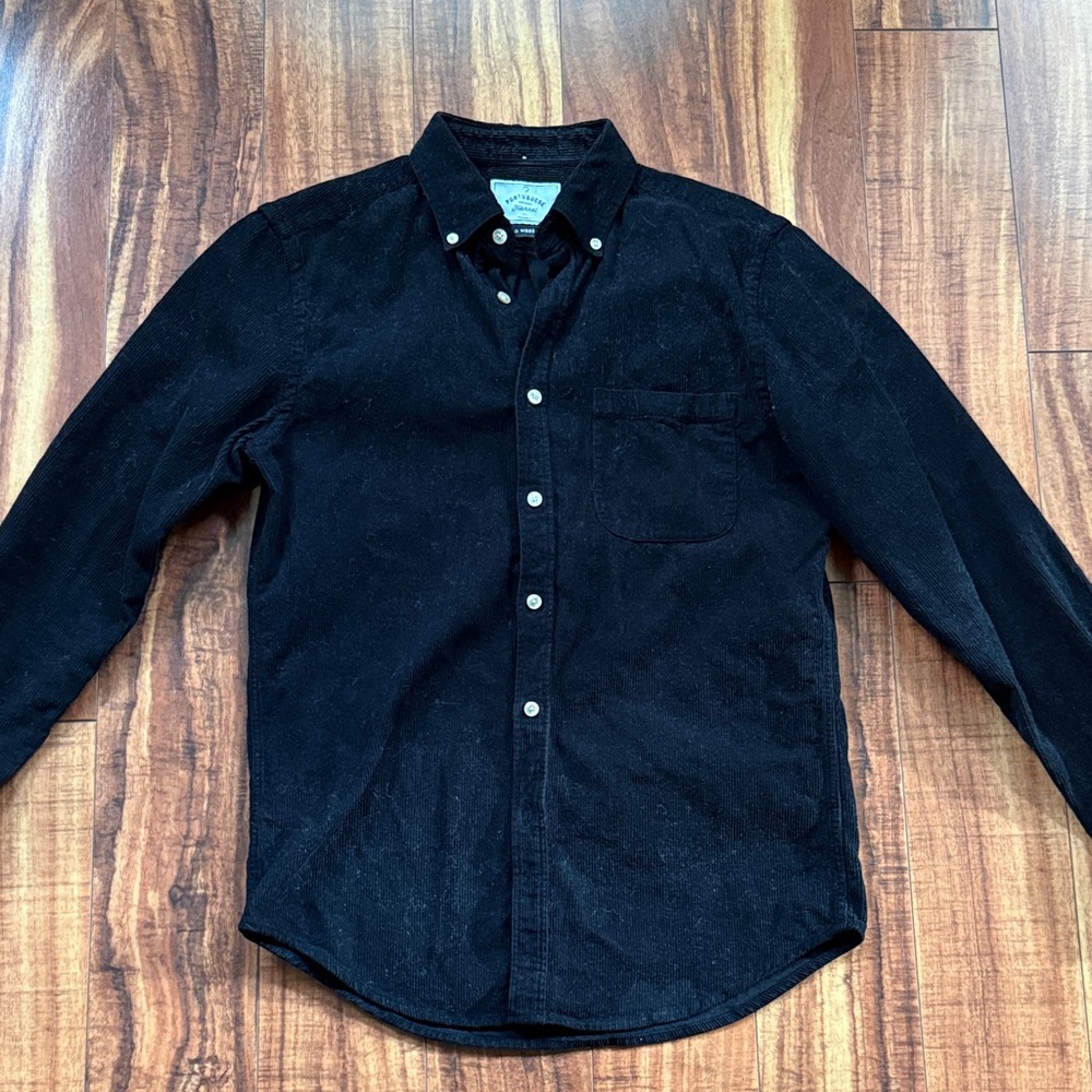 Elegant Black Button-Down Men's Shirt